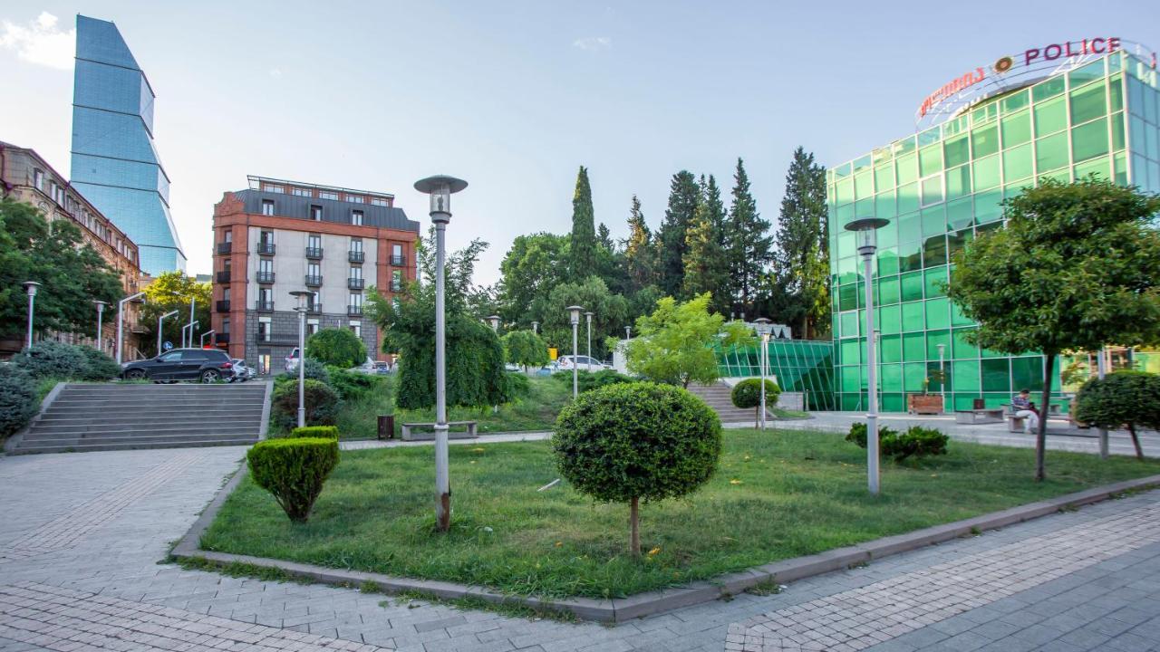 Near The Opera Apartment Tbilisi Ngoại thất bức ảnh