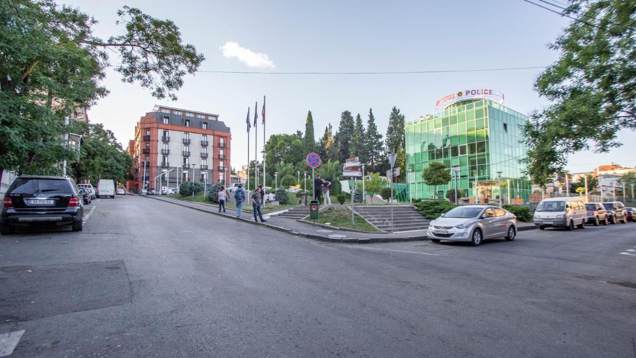 Near The Opera Apartment Tbilisi Ngoại thất bức ảnh