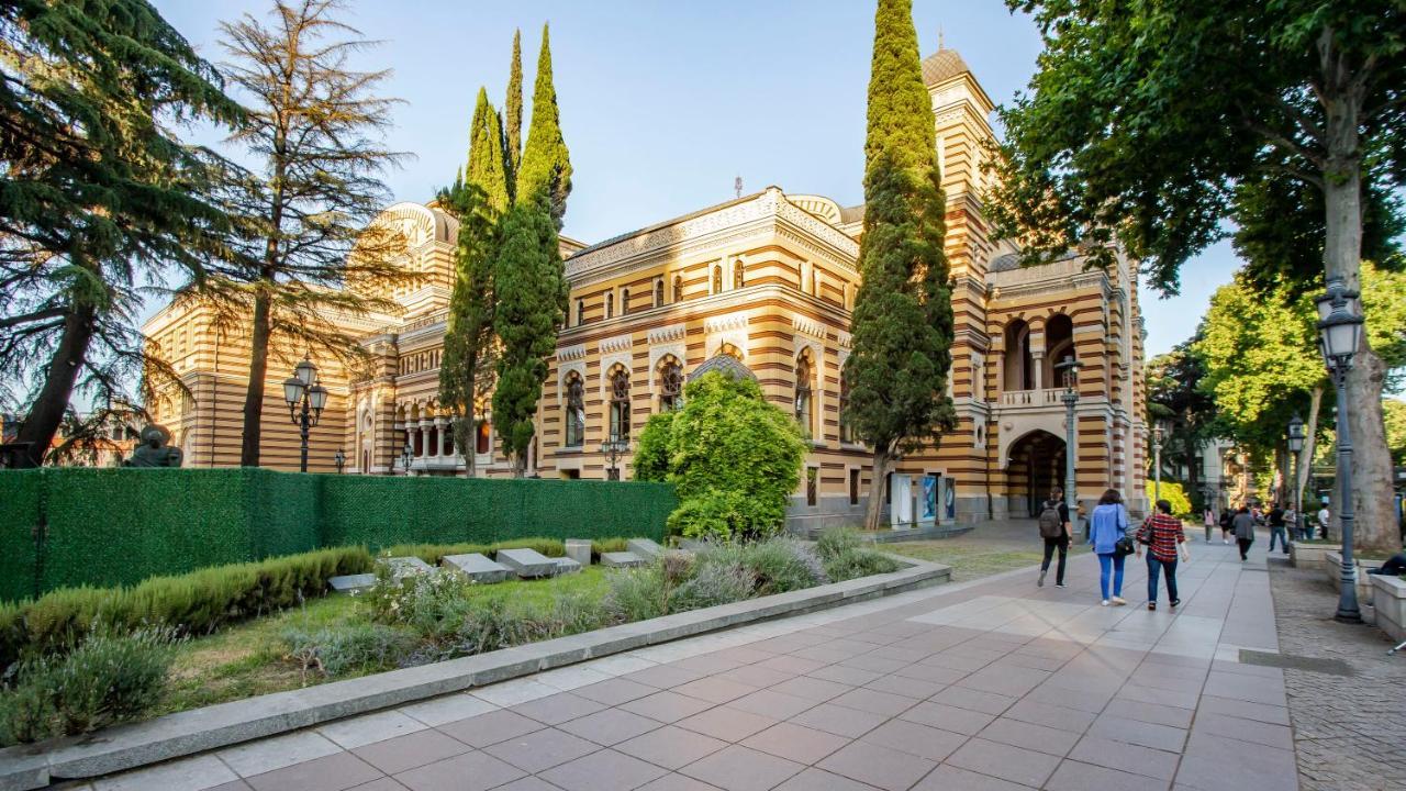 Near The Opera Apartment Tbilisi Ngoại thất bức ảnh
