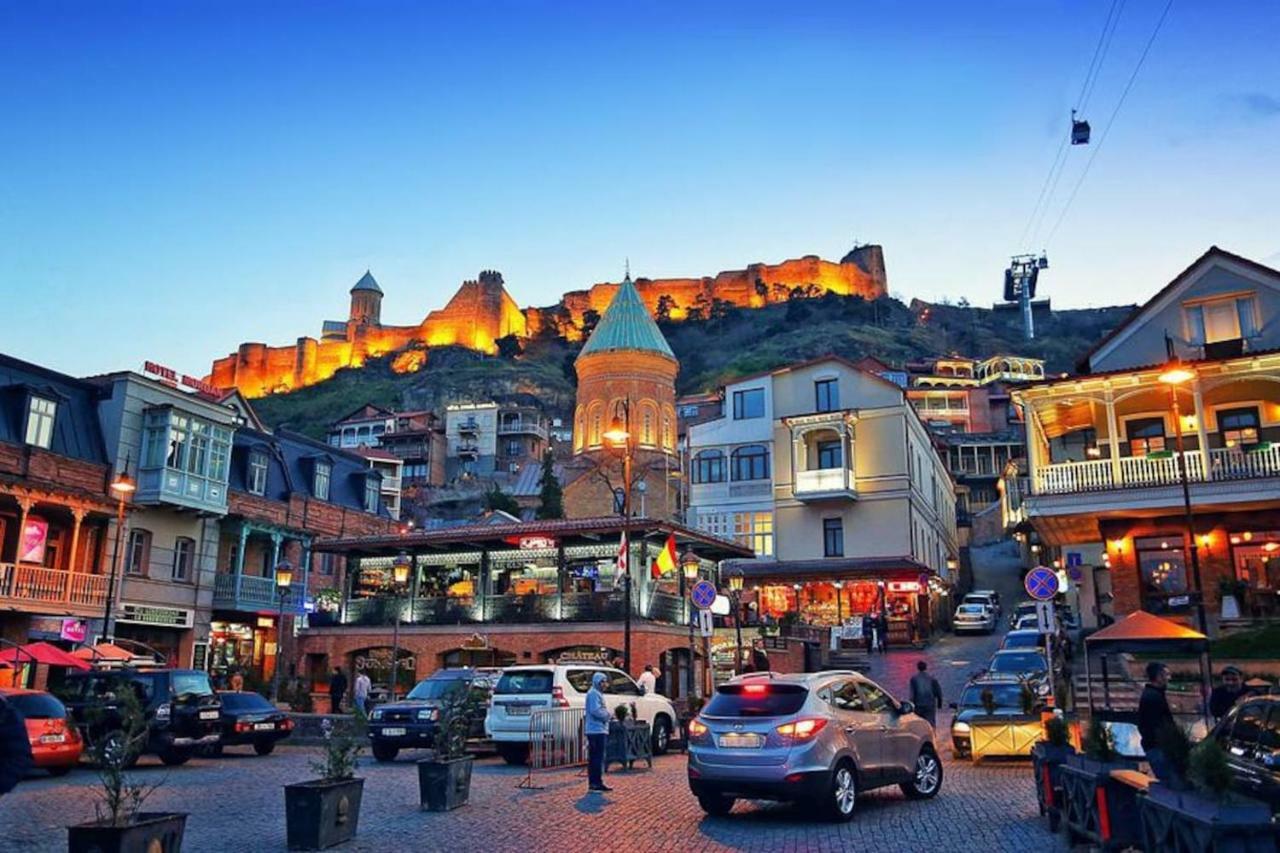 Near The Opera Apartment Tbilisi Ngoại thất bức ảnh
