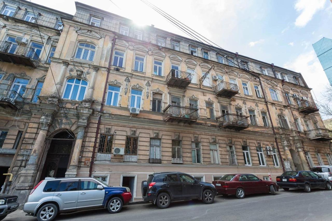 Near The Opera Apartment Tbilisi Ngoại thất bức ảnh